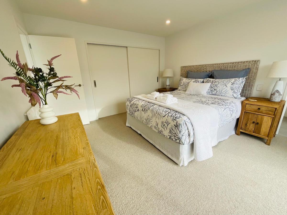 Deluxe Downtown Mount Maunganui Villa Buitenkant foto